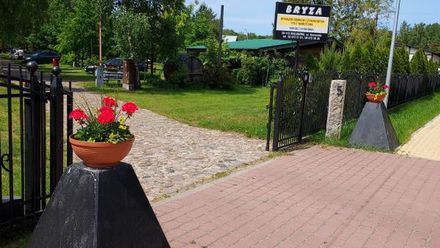 Domki Letniskowe i Pole namiotowe Bryza (1)