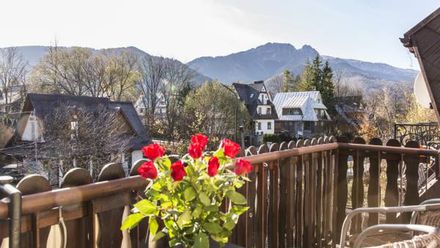 Gabi Cocktail Bar i wynajem pokoi (1)