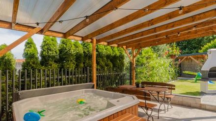 Stacja Stegna domki z jacuzzi (1)