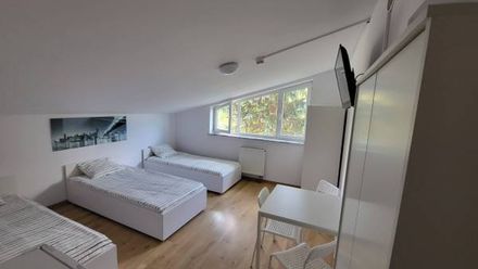 Pokoje pracownicze na Zielonej (1)