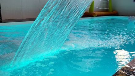 Dom Jastrzębia z basenem i jacuzzi (1)