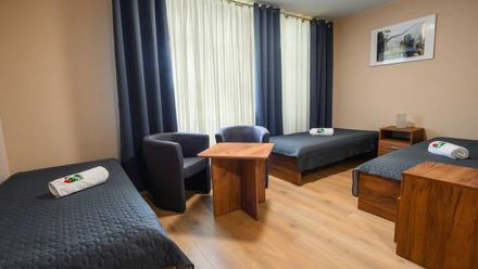 POKOJE GOŚCINNE MODR (1)