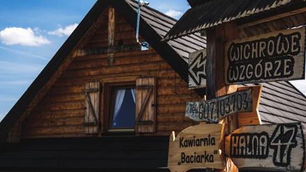Chaty Wichrowe Wzgórze (1)
