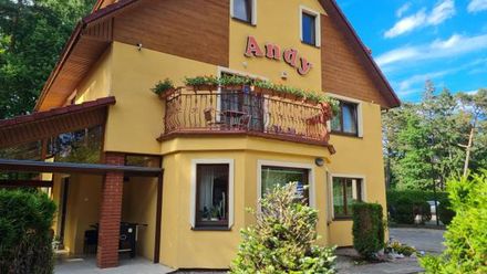 Dom Gościnny i domki Andy (1)