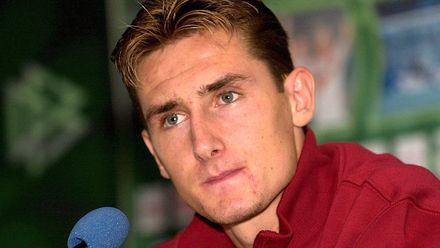 Oni mogli grać w polskiej ekstraklasie - rozpoznaj na zdjęciach piłkarskie gwiazdy!