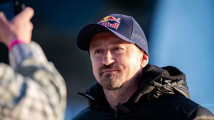 Małysz zmartwiony po słabych skokach