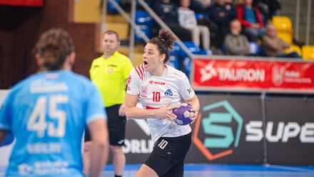 Czerwona latarnia pogrążona w kryzysie