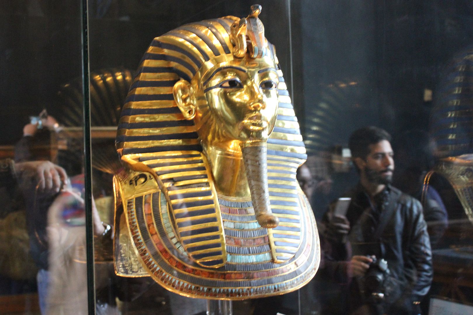 Tutankhamun's Dagger Of Cosmic Origin: Scientists Trace Ancient Weapon 