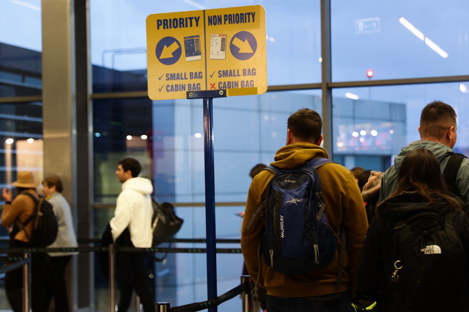 Nagła akcja na krakowskim lotnisku. Terminal jest zamknięty