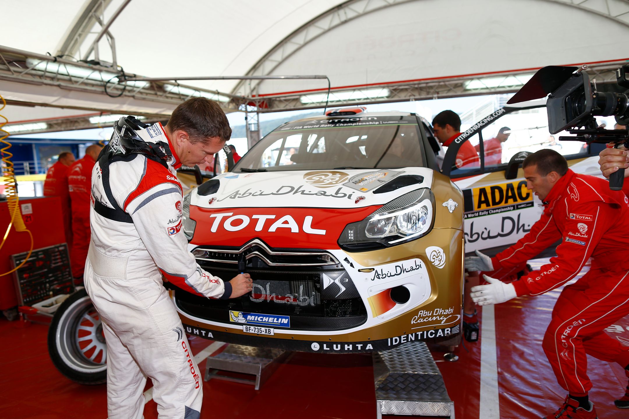 Didier Clement tłumaczy czym się różni rajdówka asfaltowa od szutrowej