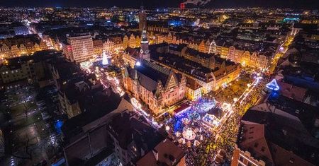 Jarmarki Bożonarodzeniowe 2024 w Polsce. Gdzie i kiedy warto się wybrać?