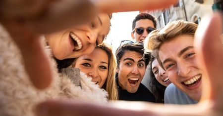 Międzynarodowy Dzień Studenta. Idealne kierunki w Polsce na studencką kieszeń