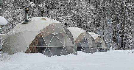 Glamping w zimie - luksusowy nocleg w wyjątkowych okolicznościach.