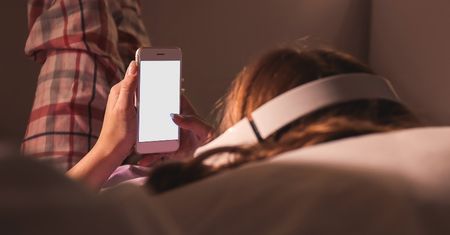 7 nawyków, które niszczą Twój mózg – sprawdź, czy je masz