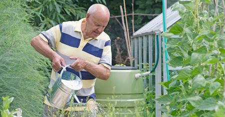 Zbiornik na deszczówkę przed zimą. Zrób to przed pierwszym mrozem