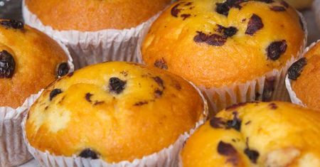 Muffinki z rodzynkami (drożdżowe) – przepis