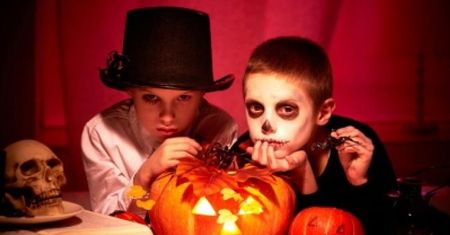 Dekoracje na Halloween – pomysły, które zrealizujesz z maluchem