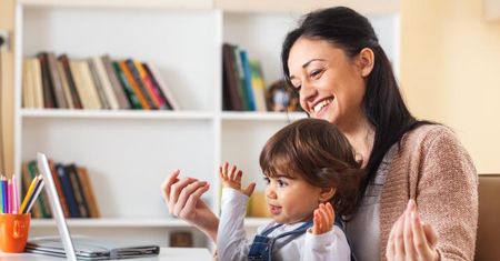 MULTIBaby: angielski dla przedszkolaków: "Ring-a-ring o' roses"