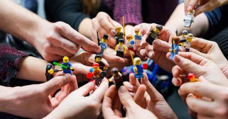 Dlaczego warto kupować dzieciom klocki LEGO?