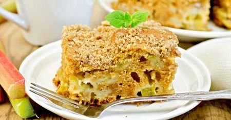 Ciasto z rabarbarem – pyszny przepis