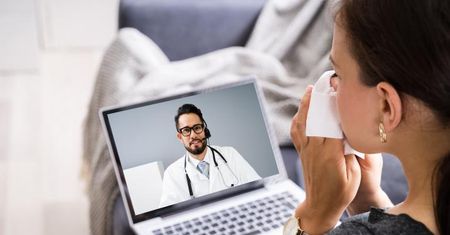E recepta i konsultacja online w sytuacjach kryzysowych, czyli kiedy sięgamy po pomoc online?