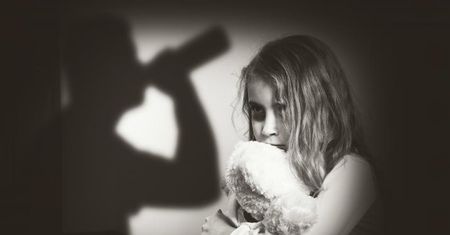 Droga do domu: jak dzieci potrzegają rodziców pijących alkohol?