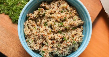 Sałatka z quinoa (wersja łagodna i ostra)