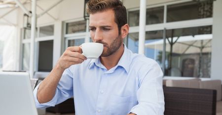 Napój na pobudzenie – co naprawdę działa na mózg?