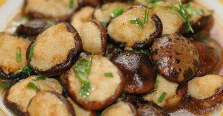 Pasta z pieczarek i orzechów włoskich