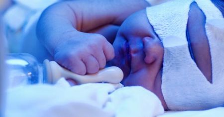 Wcześniak i poród przedwczesny: 7 ważnych  rzeczy dla rodzica
