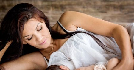 Dieta matki karmiącej piersią – obalamy mity