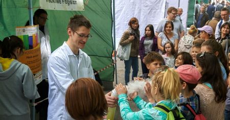 Piknik Edukacyjny "Od Mikro do Makro"