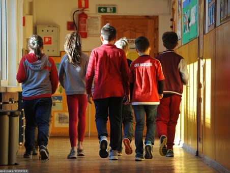 Dzieci w szkołach w całej Polsce mają trudności z dostępem do psychologa szkolnego. Stoją w kolejce na ponad 700 osób (zdjęcie ilustracyjne)