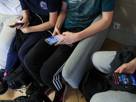 Lekcja demokracji w LO Lelewela w Warszawie
Fot. Wojciech Olkusnik/East News,  28.05.2025. Wspolczesna lekcja demokracji z udzialem uczniow, w LO im. Lelewela w Warszawie. Spotkanie odbylo sie w ramach ogolnopolskiej kampanii profrekwencyjnej "Mlodzi, GlosujMY", organizowanej przez Akcja Uczniowska przy wsparciu Funduszu Obywatelskiego im. Ludwiki i Henryka Wujcow.
Wojciech Olkusnik
