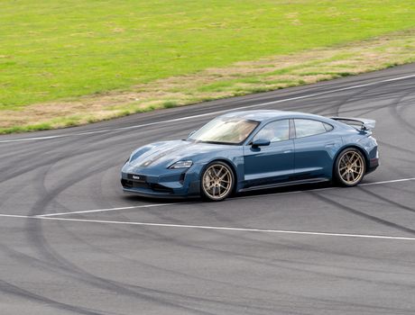 Porsche Taycan turbo gt