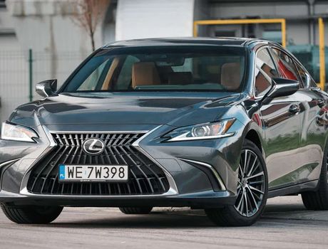 Lexus ES