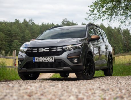 Nowa Dacia Jogger Hybrid 140