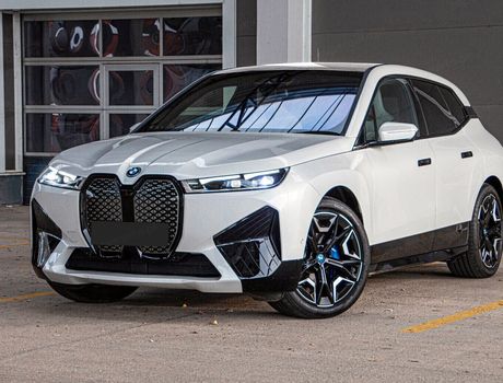 BMW iX
