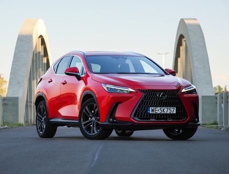Lexus NX 450h+