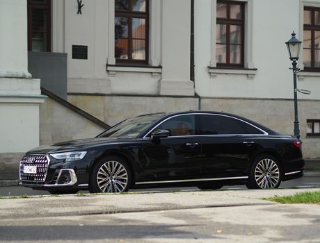 Audi A8 L 2022