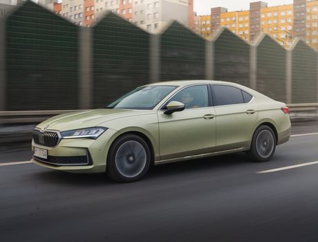 Skoda Superb 2025 1.5 eTSI Selection