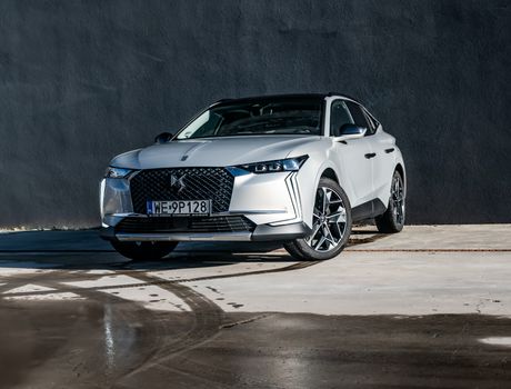 DS 4 Cross Opera E-Tense 225 2023