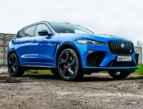 Jaguar F-Pace SVR