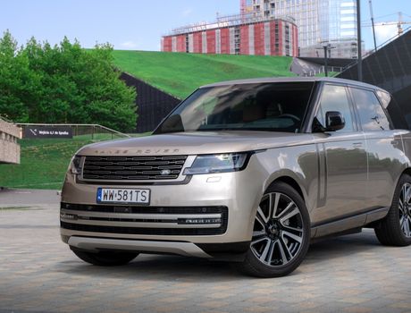 Range Rover P550e HSE