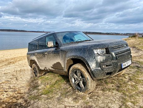 Land Rover Defender 130
