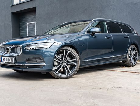 Volvo V90 T8 Recharge Ultra Bright