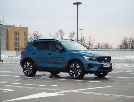 Volvo V90