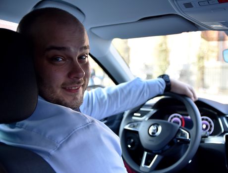 pierwsze wrażenie w sprzedaży- Sebastian Henig