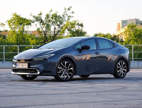 Nowa Toyota Prius 2023