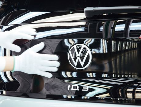 volkswagen logo